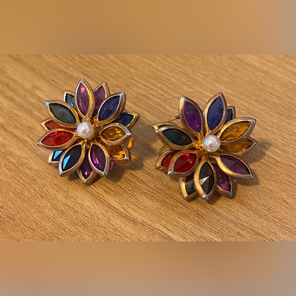 1980s Vintage colorful rainbow rhinestone flower shaped earrings